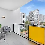 Stylish 1Bed Next To Macquarie Centre & Metro