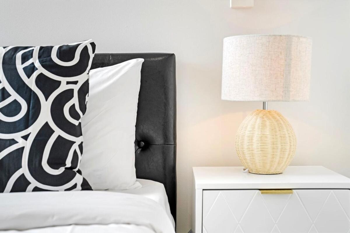 Stylish 1bed Next To Macquarie Centre & Metro Sydney